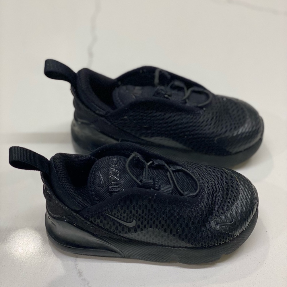 Nike Air Max 270 Kids' Athletic Shoes in Black Size 7C